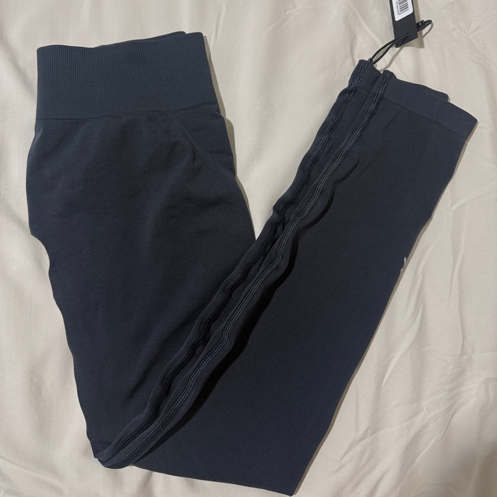 ONER ACTIVE Effortless Mid Rise Leggings with Gray Logo (S/Regular)